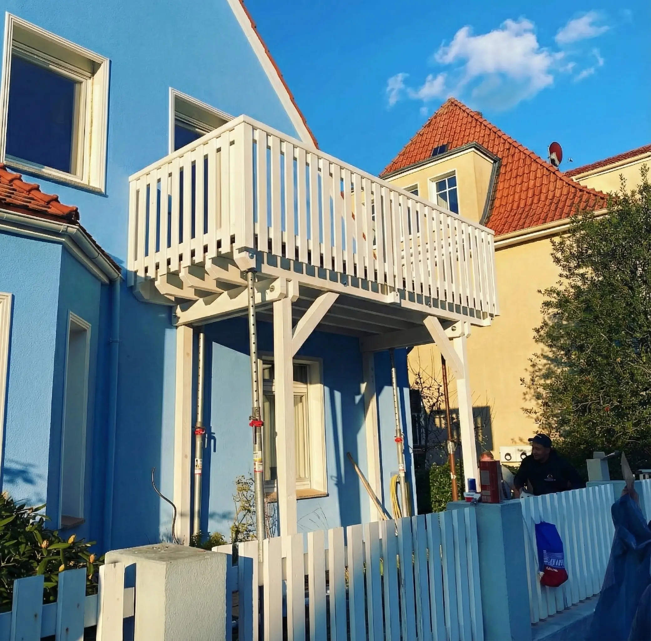 Kleiner Holzbalkon Maßanfertigung